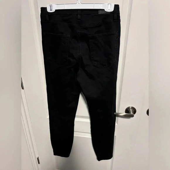 Aeropostale | Black Distressed High Rise  Curvy Jegging | Size 12 - Picture 3 of 5